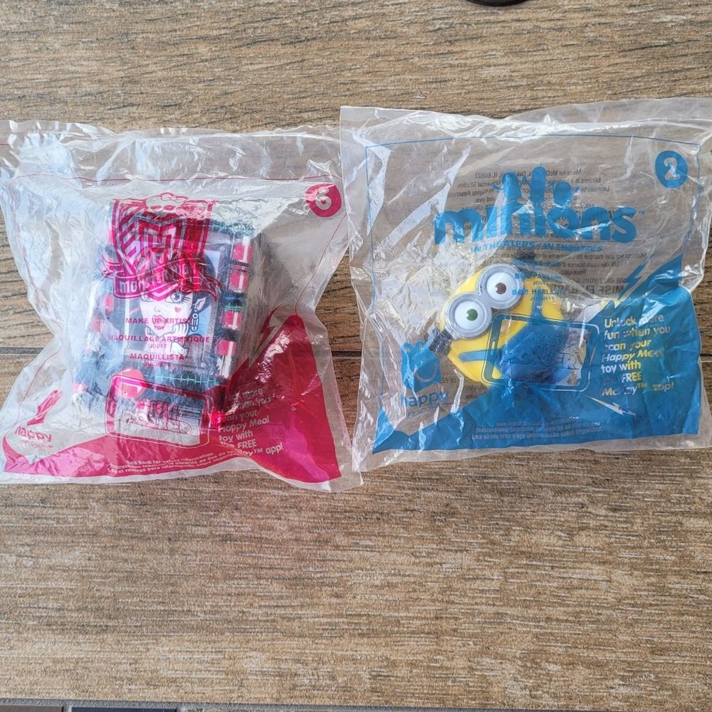 2015 McDonalds Happy Meal Despicable Me Minions #2 Talking Bob & Monster High #6